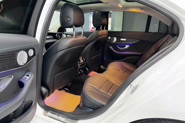 奔驰C级 2021款 C 260 L 运动星耀臻藏版中控内饰7002