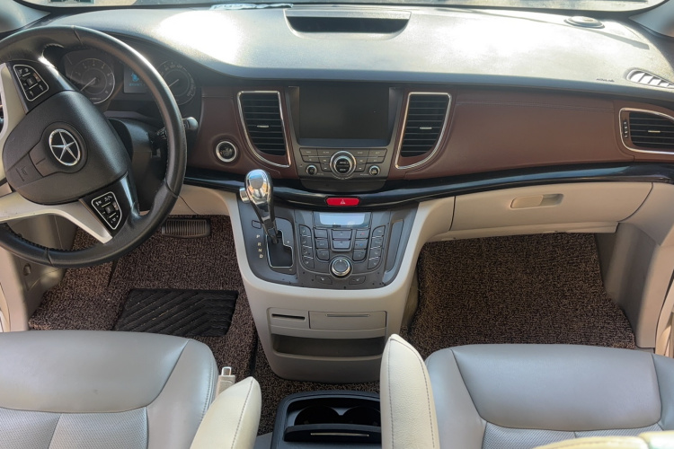 江汽集团 瑞风M5 2016款 2.0T 汽油自动公务版中控内饰7005