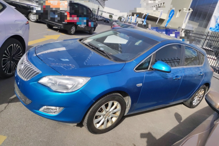 别克 英朗 2014款 XT 1.6L 自动时尚版车身外观4