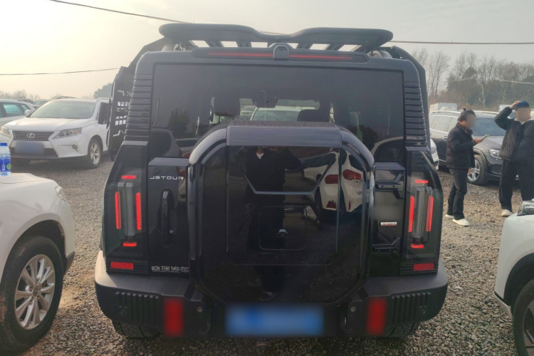 捷途旅行者 2023款 2.0T 四驱穿越PRO+车身外观6