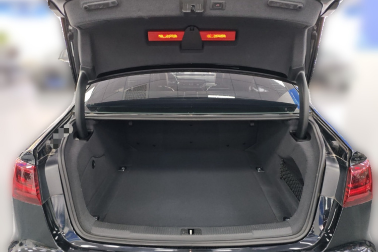 奥迪A6L 2018款 35 TFSI 典藏版中控内饰23