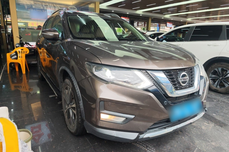 日产 奇骏 2021款 2.5L CVT 4WD XL ITS豪华纪念版车身外观3