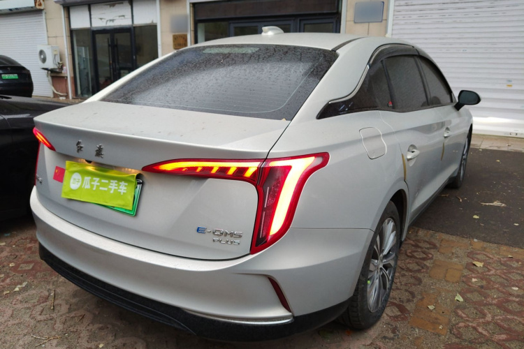 红旗E-QM5 2024款 610km PLUS车身外观7