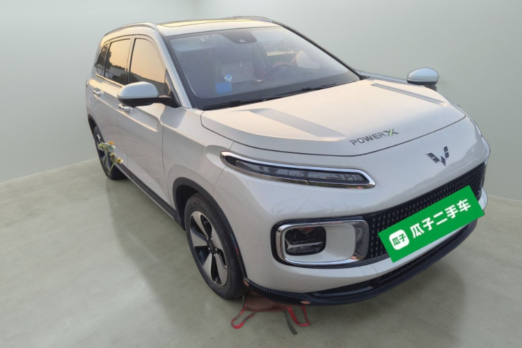 五菱汽车 五菱星云 2023款 2.0L DHT 旗舰版车身外观3