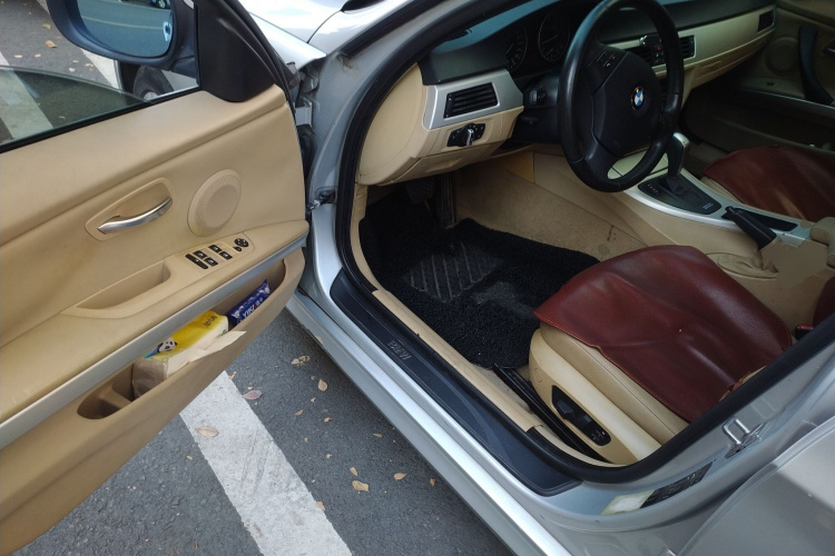 宝马3系 2009款 318i 领先型中控内饰20