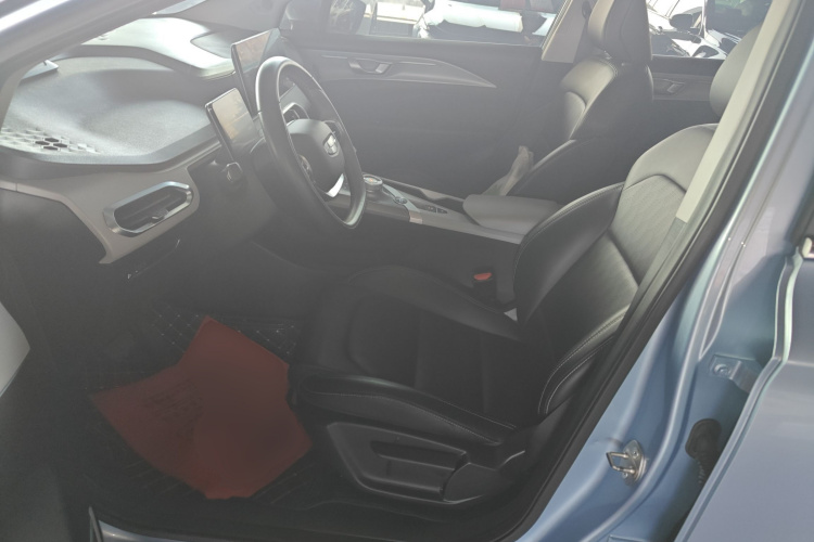 吉利几何C 2020款 优选续航版 400KM C+ Pro中控内饰19