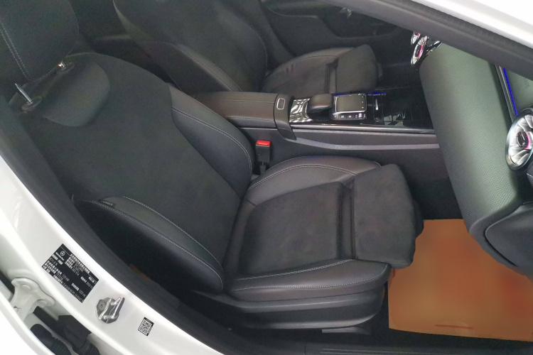 奔驰A级 2022款 改款三 A 200 L 运动轿车时尚型中控内饰41