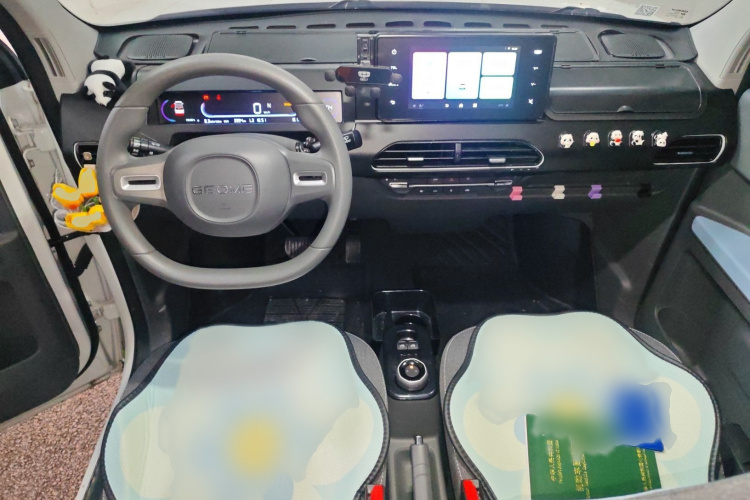 吉利银河 2024款 熊猫mini 200km 龙腾PRO版中控内饰7002