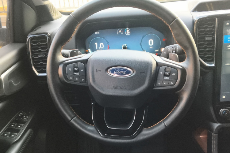 福特 游骑侠Ranger 2023款 探迹四驱自动版 汽油中控内饰13