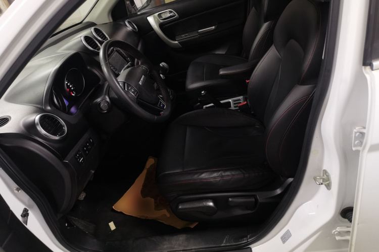 哈弗H6 2016款 升级版 1.5T 手动两驱精英型中控内饰19