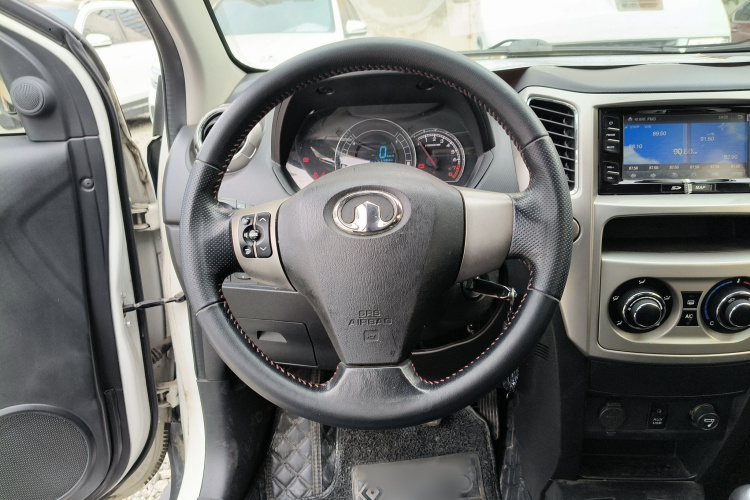 长城M4 2012款 1.5L 手动豪华型局部细节13