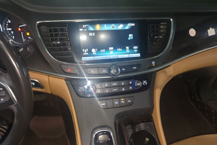 别克 君越 2018款 28T 豪华型局部细节16