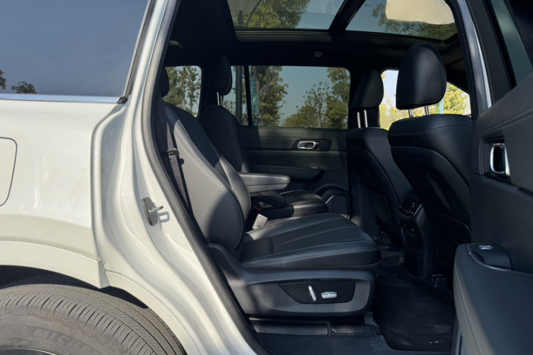 理想汽车 理想ONE 2020款 增程6座版中控内饰7001