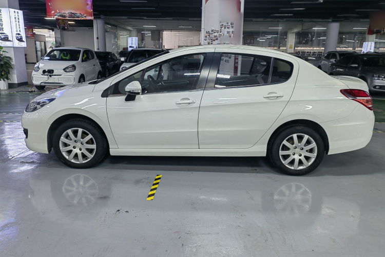 标致308 2014款 乐享版 经典 1.6L 手动风尚型车身外观6006