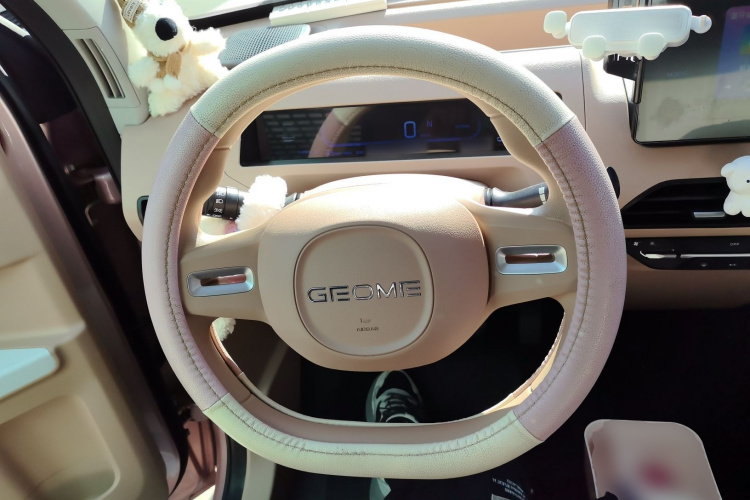 吉利银河 2023款 熊猫mini 200km 耐力熊中控内饰13