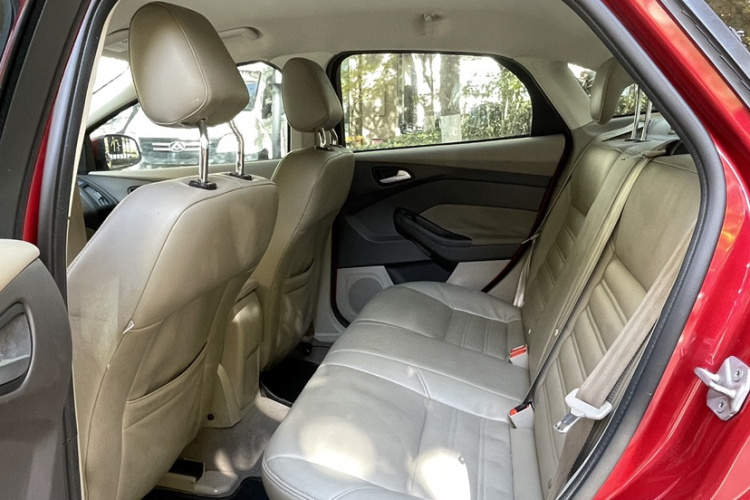 福特 福克斯 2012款 三厢 1.6L 自动舒适型中控内饰7005