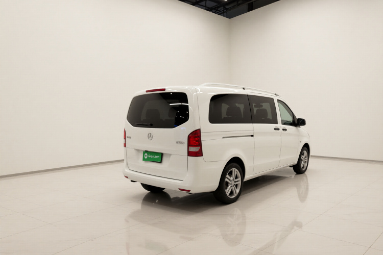 奔驰 威霆 2016款 2.0T 精英版车身外观7