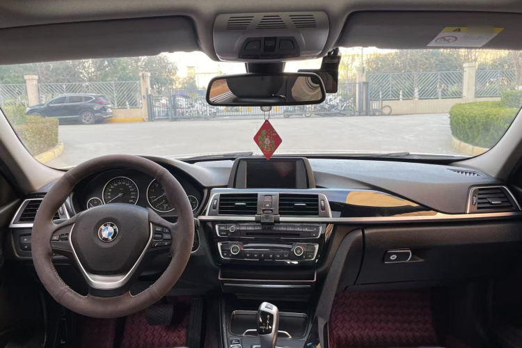 宝马3系 2017款 318Li 时尚型中控内饰7003