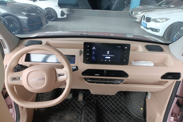 吉利银河 2024款 熊猫mini 200km 耐力熊中控内饰12