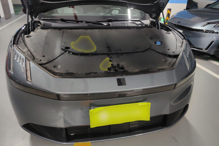 领克Z10 2024款 95kWh 702km四驱智驾Ultra机舱底盘24