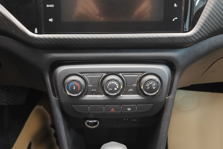 奇瑞 瑞虎3X 2020款 质享版 1.5L CVT豪华版中控内饰7005