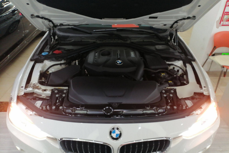 宝马3系 2017款 320Li M运动型机舱底盘24