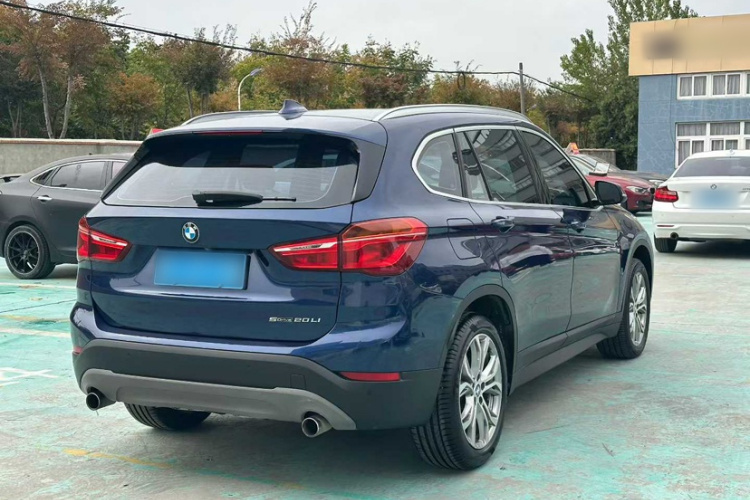 宝马X1 2019款 sDrive20Li 领先型车身外观6005