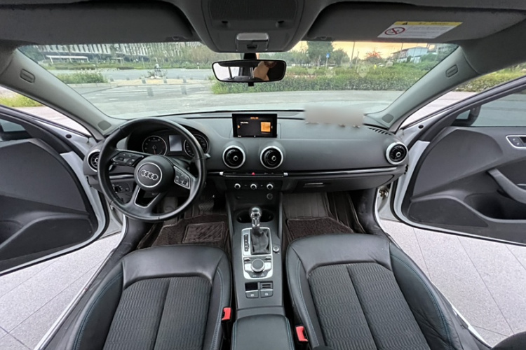 奥迪A3 2019款 Limousine 35 TFSI 时尚型 国VI中控内饰7001