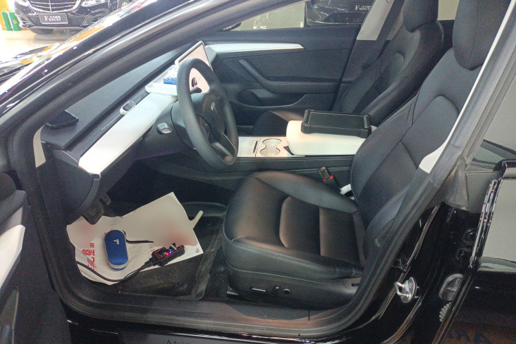 特斯拉 Model 3 2022款 后轮驱动版中控内饰19