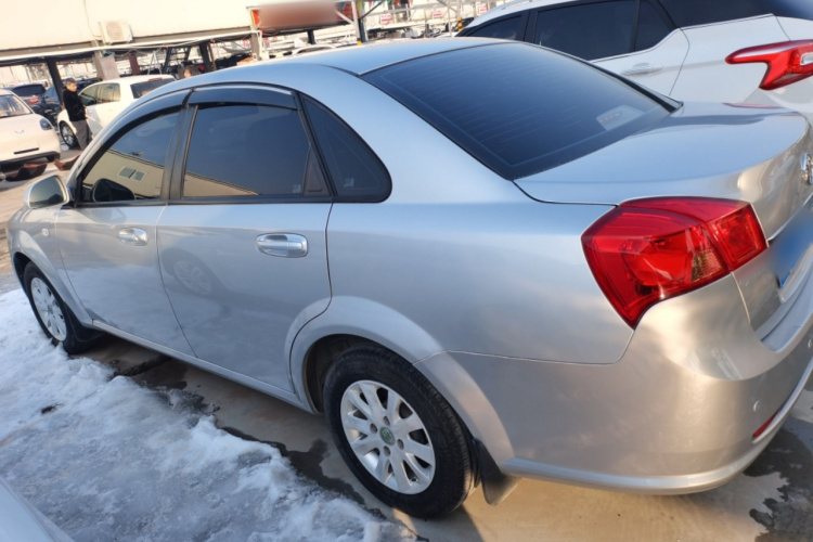 别克 凯越 2013款 1.5L 自动经典型车身外观4