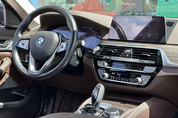 宝马5系 2020款 530Li 尊享型 豪华套装中控内饰7013