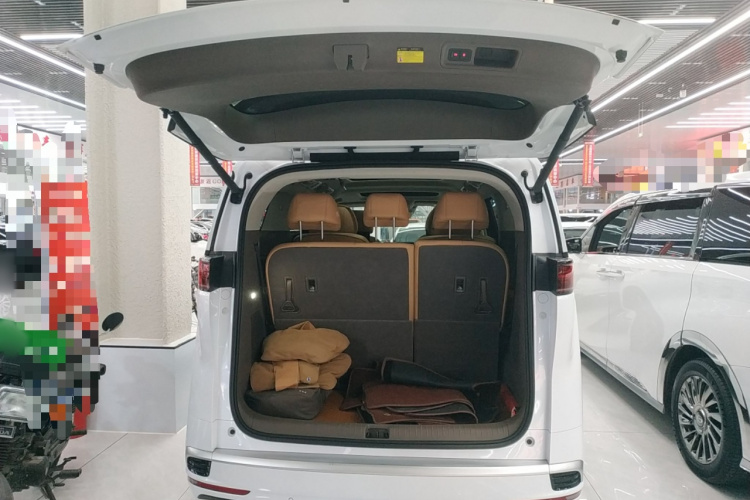 腾势D9 2022款 DM-i 970 四驱尊荣型机舱底盘23