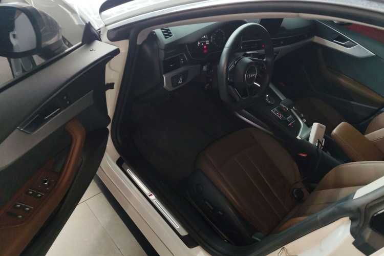 奥迪A5 2019款 Sportback 40 TFSI 时尚型中控内饰7003