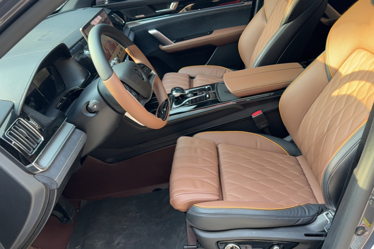 比亚迪 唐新能源 2021款 DM-i 112KM 尊荣型中控内饰7002