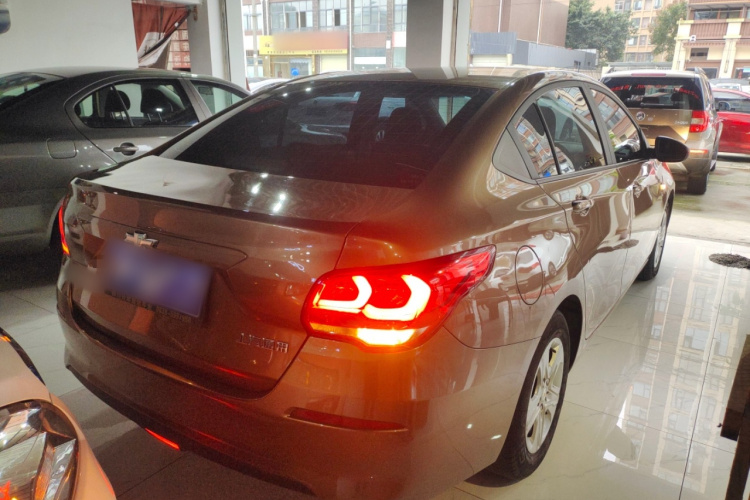 雪佛兰 科沃兹 2016款 1.5L 手动欣享版车身外观7