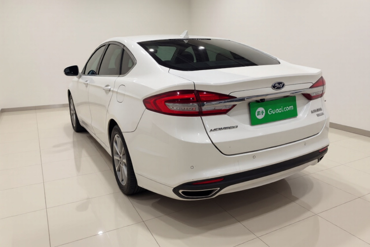 福特 蒙迪欧 2017款 EcoBoost 180 时尚型车身外观5