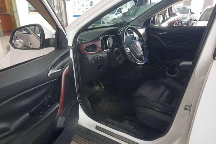 名爵 锐腾 2016款 1.5TGI TST豪华版中控内饰20