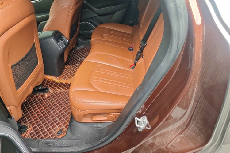 玛莎拉蒂 Levante 2018款 3.0T 经典版中控内饰21