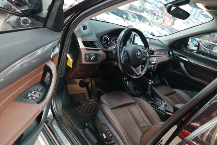 宝马X1 2019款 xDrive20Li 尊享型中控内饰20