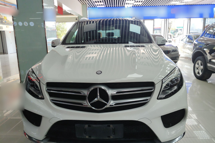 奔驰GLE 2016款 GLE 320 4MATIC 豪华型车身外观2