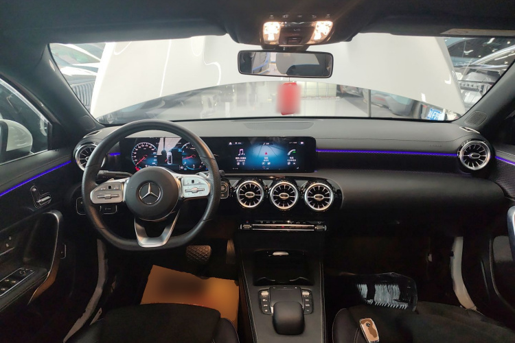 奔驰A级 2021款 A 200 L 运动轿车时尚型中控内饰7002