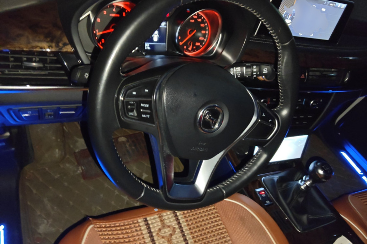 汉腾汽车 汉腾X7 2016款 1.5T 手动尊享型中控内饰13