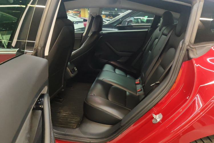 特斯拉 Model 3 2020款 改款 长续航后轮驱动版中控内饰7004