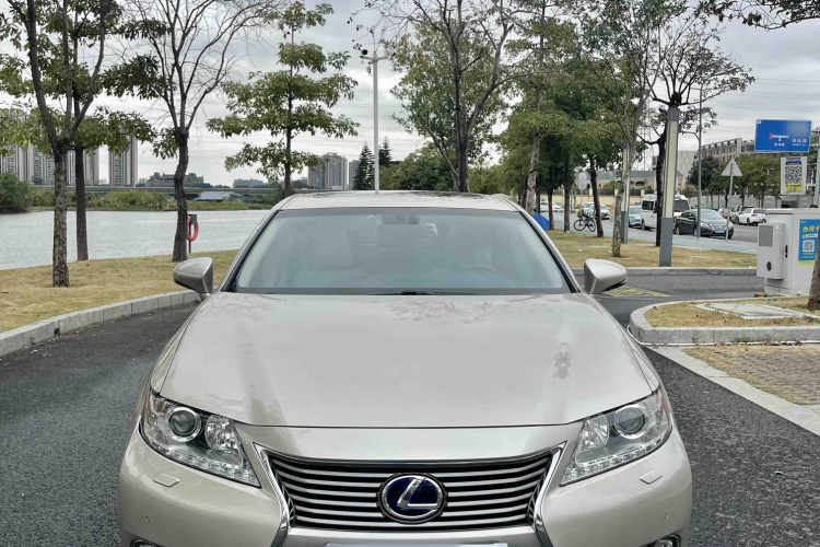 雷克萨斯ES 2013款 300h 精英版车身外观6007