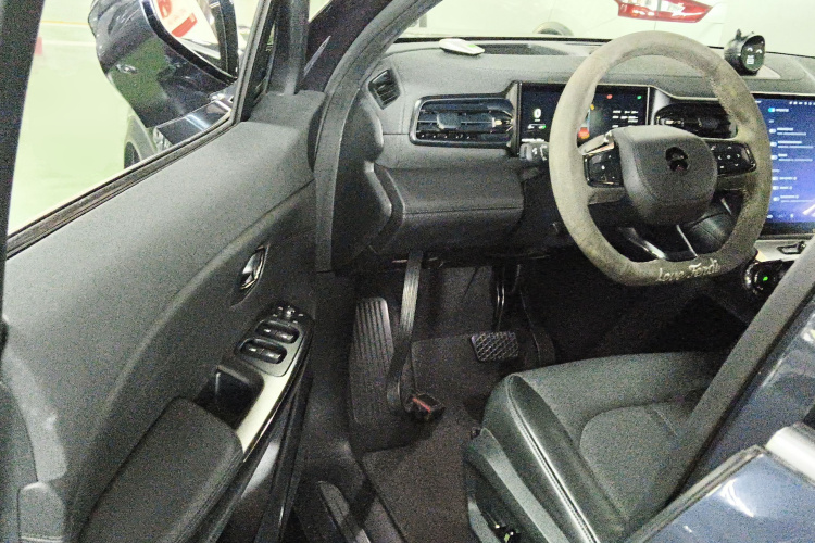 蔚来EC6 2020款 615KM 性能版中控内饰20