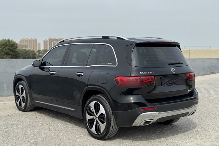 奔驰GLB 2022款 GLB 220 时尚型车身外观6007