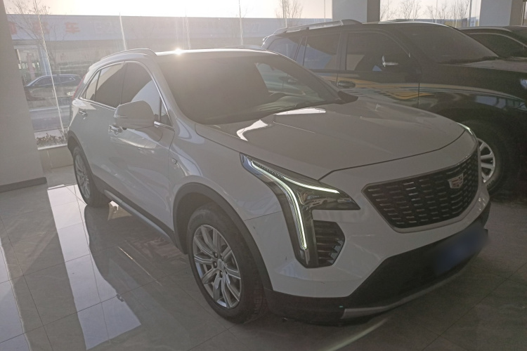 凯迪拉克XT4 2020款 28T 两驱领先型车身外观3