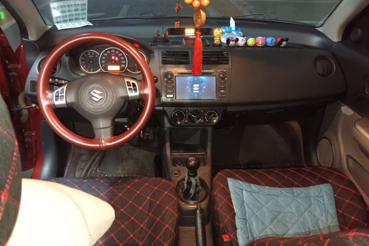 铃木 雨燕 2013款 1.3L 手动超值版中控内饰12