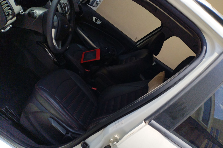 福特 翼搏 2013款 1.5L 手动风尚型中控内饰19