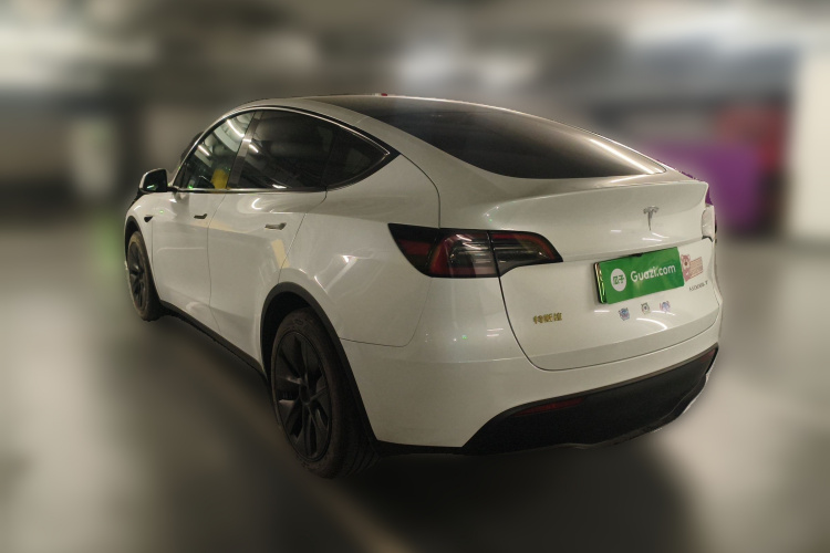 特斯拉 Model Y 2024款 后轮驱动版车身外观5
